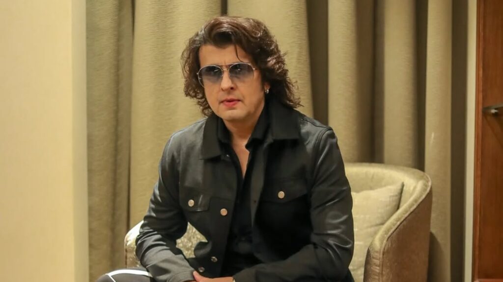 Sonu Nigam shocked after nearly being hit by car during outing with friends in Mumbai. Watch