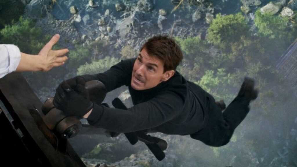 Tom Cruise, 62, shares what he eats for breakfast before jumping off planes, buildings, mountains for Mission Impossible | Hollywood