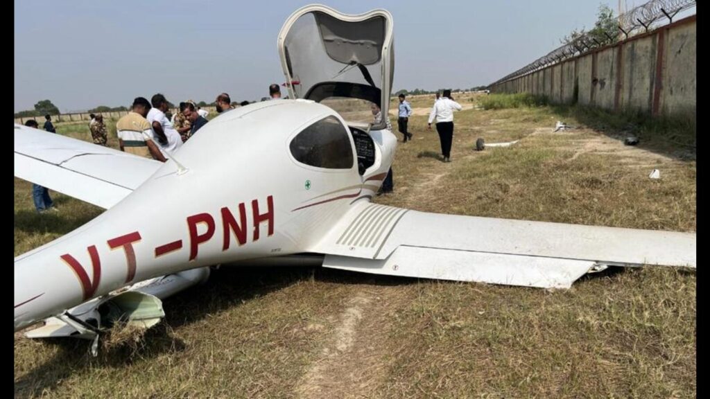 Training aircraft crashes into wall in Aligarh