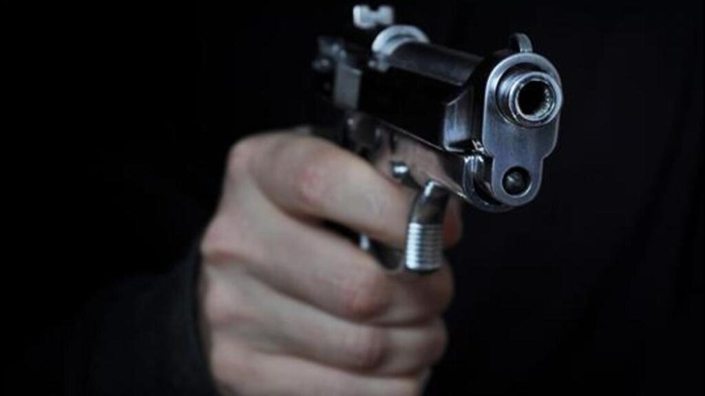UP police gun down gangster carrying ₹1 lakh reward in Gonda