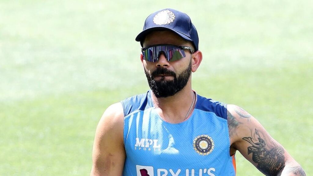 Virat Kohli’s hawk-eyed fans claim he was seen using a ‘Jaap counting machine’ | Trending