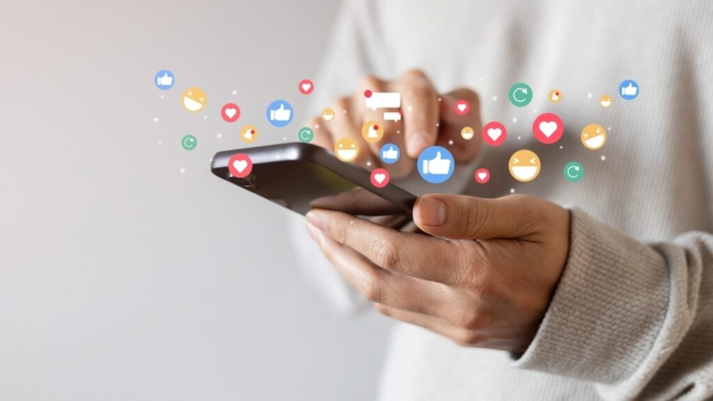 Virginia bill restricts teen social media usage to 1 hour per day, requiring parental consent to adjust time limit | Health