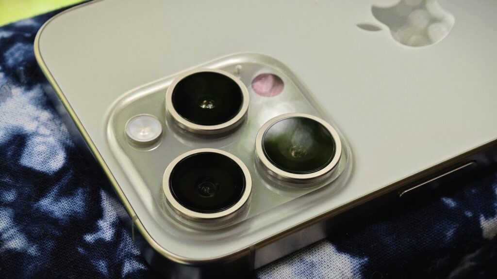 iPhone upgrade trend could be due to Trump tariffs in the US, report says